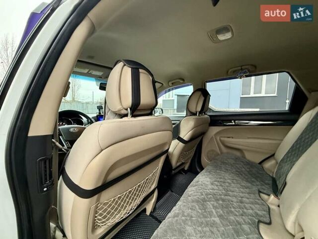 Белый Киа Соренто, объемом двигателя 2.4 л и пробегом 331 тыс. км за 9999 $, фото 64 на Automoto.ua