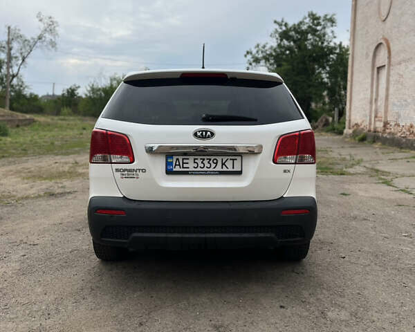 Белый Киа Соренто, объемом двигателя 2.4 л и пробегом 230 тыс. км за 11500 $, фото 5 на Automoto.ua
