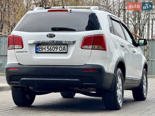 Белый Киа Соренто, объемом двигателя 2.4 л и пробегом 331 тыс. км за 9999 $, фото 13 на Automoto.ua