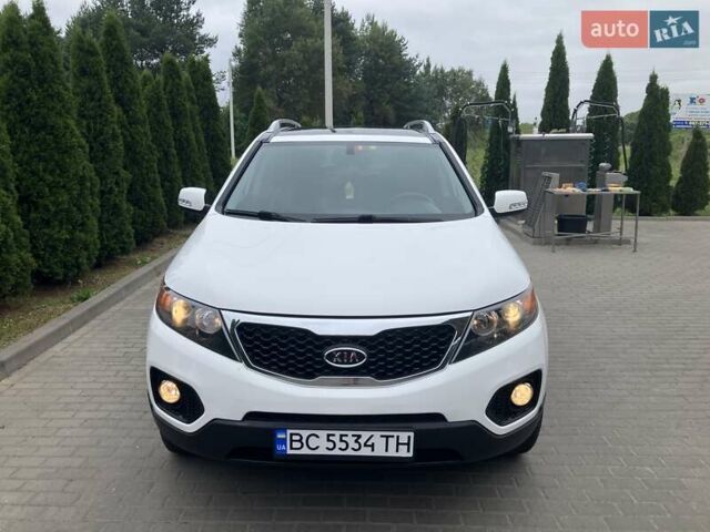 Белый Киа Соренто, объемом двигателя 2.2 л и пробегом 228 тыс. км за 12900 $, фото 1 на Automoto.ua