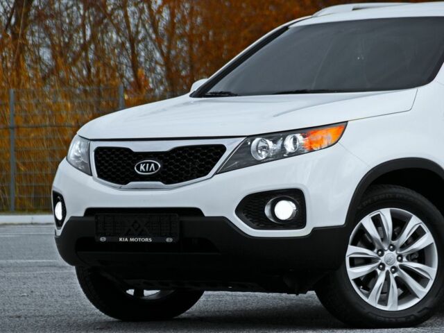 Белый Киа Соренто, объемом двигателя 2.2 л и пробегом 137 тыс. км за 11800 $, фото 6 на Automoto.ua