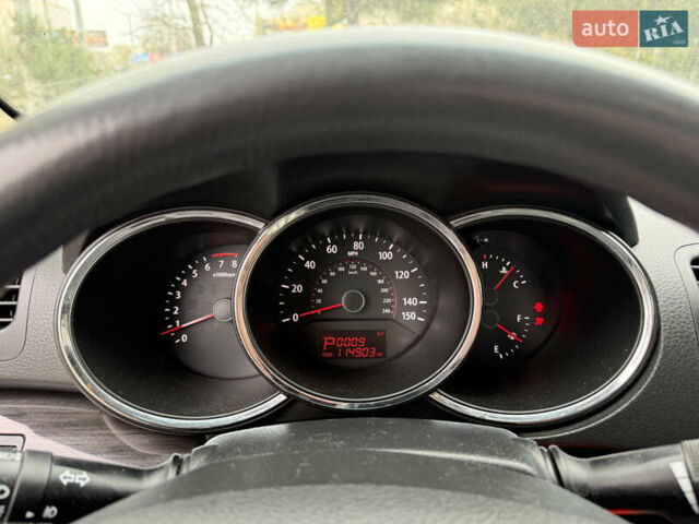 Белый Киа Соренто, объемом двигателя 2.36 л и пробегом 180 тыс. км за 9999 $, фото 21 на Automoto.ua