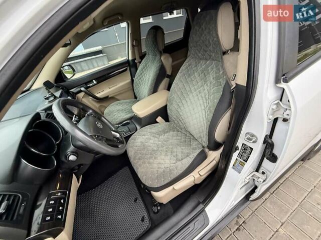 Белый Киа Соренто, объемом двигателя 2.4 л и пробегом 331 тыс. км за 9999 $, фото 30 на Automoto.ua