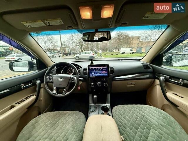 Білий Кіа Соренто, об'ємом двигуна 2.4 л та пробігом 327 тис. км за 9999 $, фото 59 на Automoto.ua
