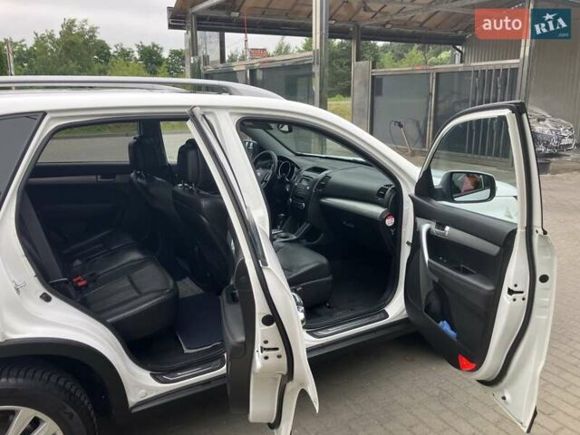 Белый Киа Соренто, объемом двигателя 2.2 л и пробегом 228 тыс. км за 12900 $, фото 16 на Automoto.ua