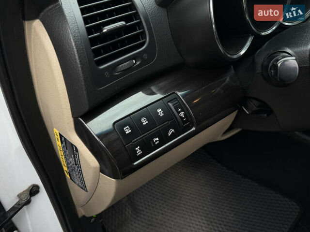 Белый Киа Соренто, объемом двигателя 2.36 л и пробегом 180 тыс. км за 9999 $, фото 15 на Automoto.ua