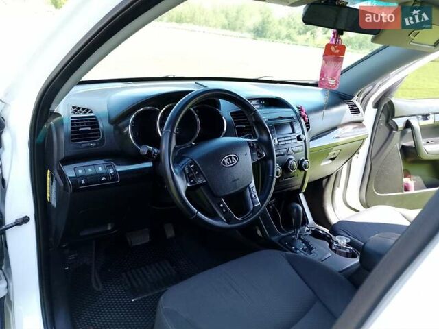 Білий Кіа Соренто, об'ємом двигуна 2.36 л та пробігом 338 тис. км за 9350 $, фото 16 на Automoto.ua