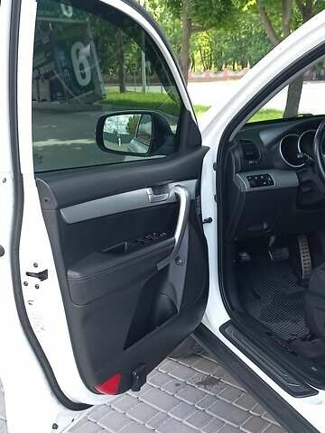 Белый Киа Соренто, объемом двигателя 2.2 л и пробегом 181 тыс. км за 13100 $, фото 18 на Automoto.ua