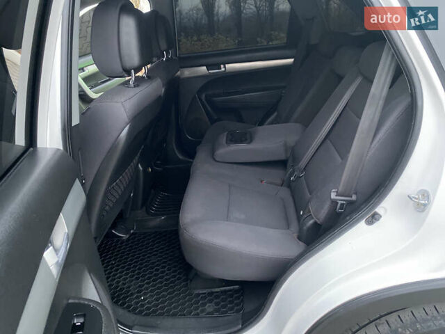 Белый Киа Соренто, объемом двигателя 2.2 л и пробегом 240 тыс. км за 10777 $, фото 21 на Automoto.ua