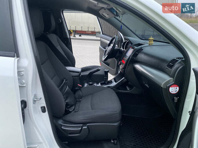 Белый Киа Соренто, объемом двигателя 2.2 л и пробегом 240 тыс. км за 10777 $, фото 40 на Automoto.ua