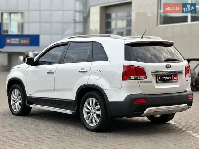 Киа Соренто 2011 в Одессе на Automoto.ua Белый Киа Соренто, объемом двигателя 2.2 л и пробегом 242 тыс. км за 14490 $, фото 6 на Automoto.ua
