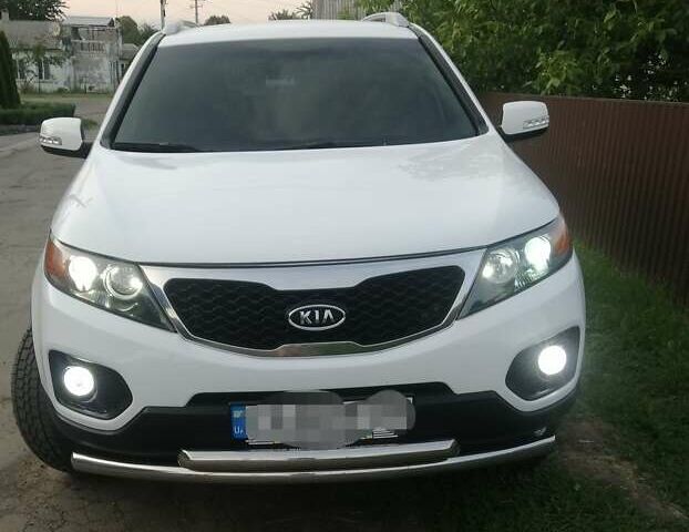 Белый Киа Соренто, объемом двигателя 2.4 л и пробегом 167 тыс. км за 12200 $, фото 1 на Automoto.ua