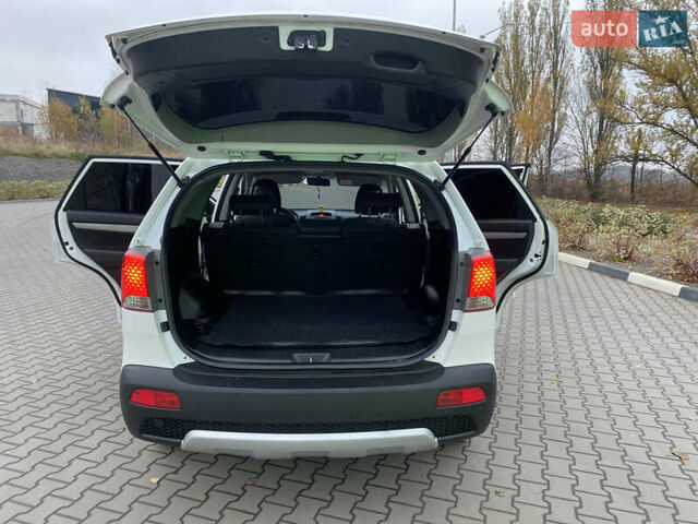 Белый Киа Соренто, объемом двигателя 2.2 л и пробегом 240 тыс. км за 10777 $, фото 29 на Automoto.ua