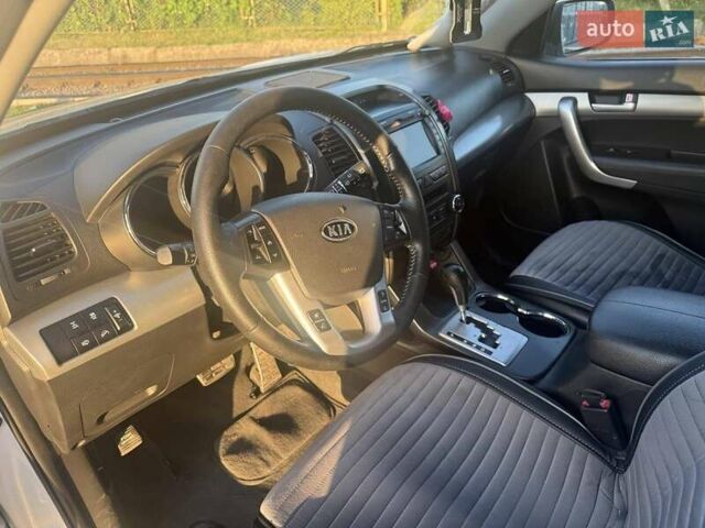 Белый Киа Соренто, объемом двигателя 2.2 л и пробегом 310 тыс. км за 12200 $, фото 21 на Automoto.ua