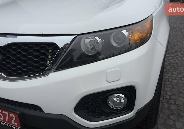 Білий Кіа Соренто, об'ємом двигуна 2.2 л та пробігом 225 тис. км за 14900 $, фото 7 на Automoto.ua