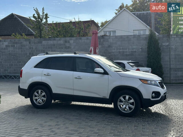 Белый Киа Соренто, объемом двигателя 2.4 л и пробегом 215 тыс. км за 11400 $, фото 3 на Automoto.ua