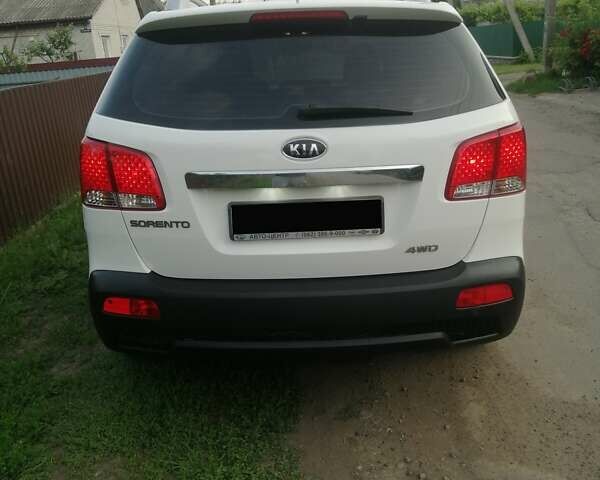 Белый Киа Соренто, объемом двигателя 2.4 л и пробегом 167 тыс. км за 12200 $, фото 2 на Automoto.ua