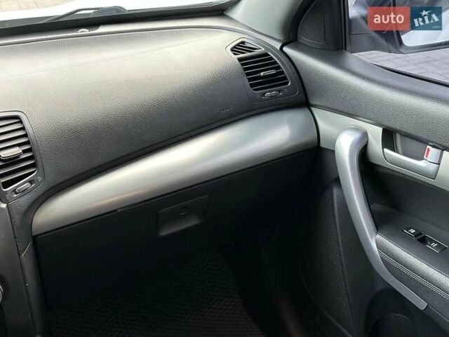 Киа Соренто 2011 в Одессе на Automoto.ua Белый Киа Соренто, объемом двигателя 2.2 л и пробегом 242 тыс. км за 14490 $, фото 21 на Automoto.ua
