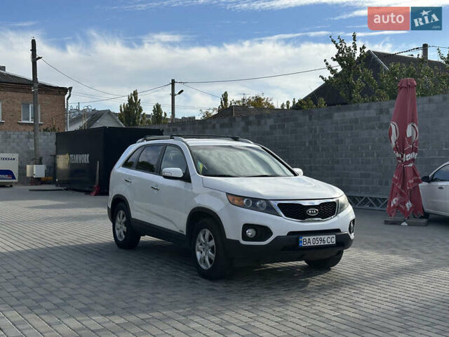 Белый Киа Соренто, объемом двигателя 2.4 л и пробегом 215 тыс. км за 11400 $, фото 2 на Automoto.ua