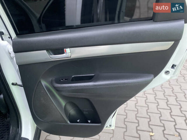 Белый Киа Соренто, объемом двигателя 2.2 л и пробегом 240 тыс. км за 10777 $, фото 24 на Automoto.ua