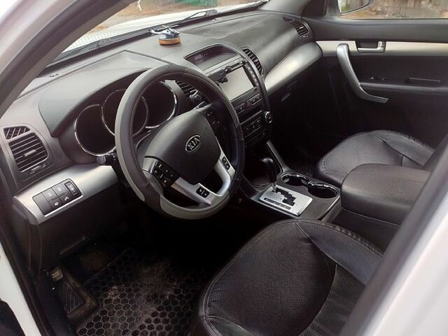 Кіа Соренто 2011 у Житомирі на Automoto.ua Білий Кіа Соренто, об'ємом двигуна 2.2 л та пробігом 230 тис. км за 12500 $, фото 1 на Automoto.ua