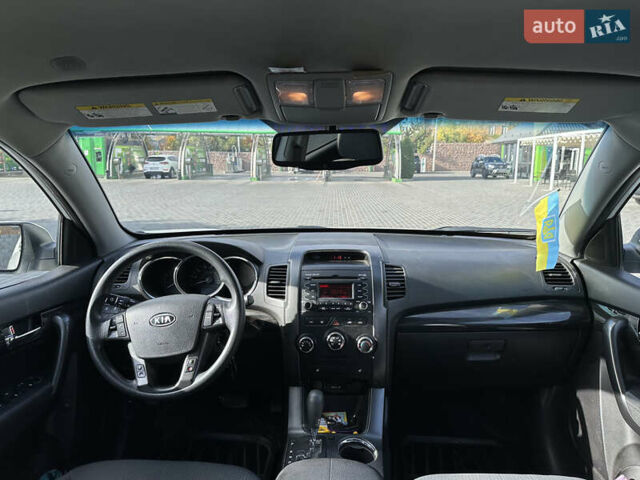 Белый Киа Соренто, объемом двигателя 2.4 л и пробегом 215 тыс. км за 11400 $, фото 13 на Automoto.ua