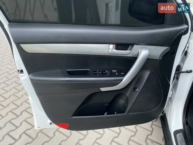 Белый Киа Соренто, объемом двигателя 2.2 л и пробегом 240 тыс. км за 10777 $, фото 19 на Automoto.ua