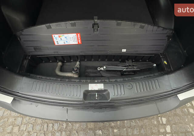 Білий Кіа Соренто, об'ємом двигуна 2.2 л та пробігом 225 тис. км за 14900 $, фото 20 на Automoto.ua