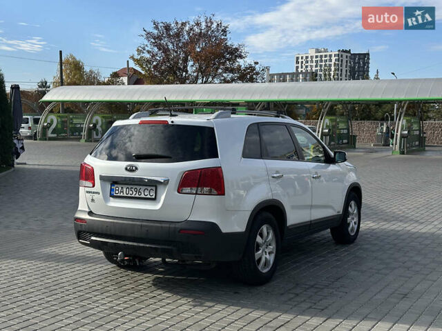 Белый Киа Соренто, объемом двигателя 2.4 л и пробегом 215 тыс. км за 11400 $, фото 4 на Automoto.ua