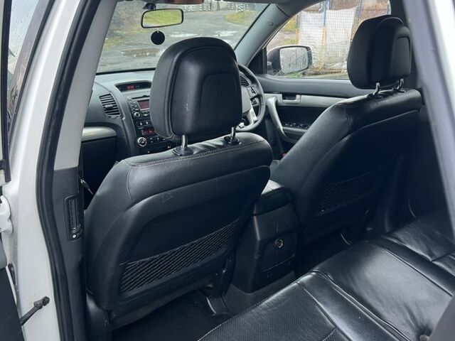 Білий Кіа Соренто, об'ємом двигуна 2.2 л та пробігом 170 тис. км за 4250 $, фото 9 на Automoto.ua