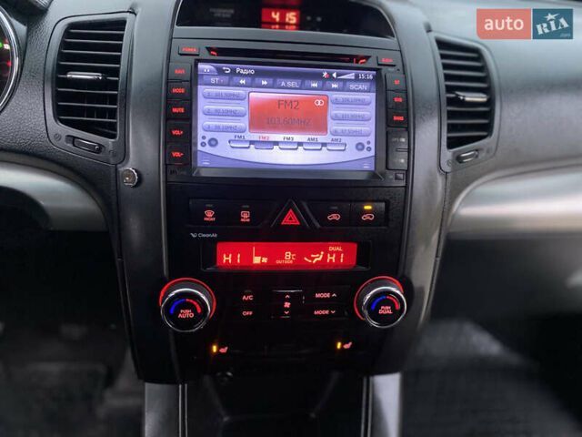 Белый Киа Соренто, объемом двигателя 2.2 л и пробегом 240 тыс. км за 10777 $, фото 18 на Automoto.ua