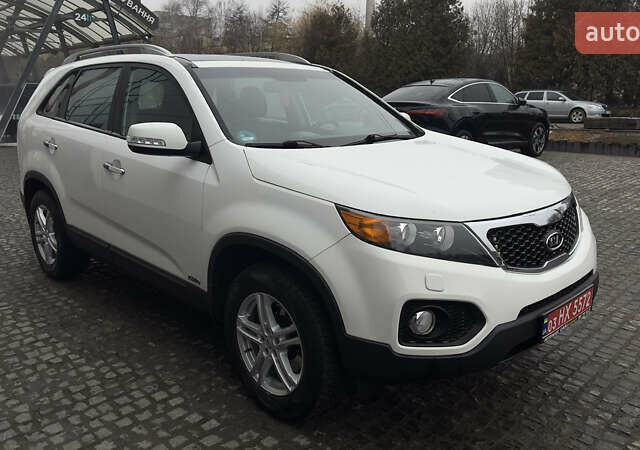 Білий Кіа Соренто, об'ємом двигуна 2.2 л та пробігом 225 тис. км за 14900 $, фото 5 на Automoto.ua