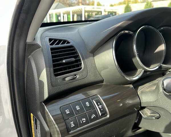 Белый Киа Соренто, объемом двигателя 2.4 л и пробегом 215 тыс. км за 11400 $, фото 11 на Automoto.ua