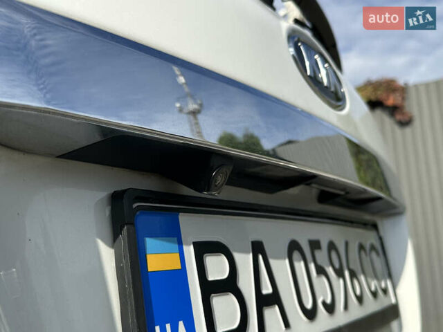 Белый Киа Соренто, объемом двигателя 2.4 л и пробегом 215 тыс. км за 11400 $, фото 20 на Automoto.ua