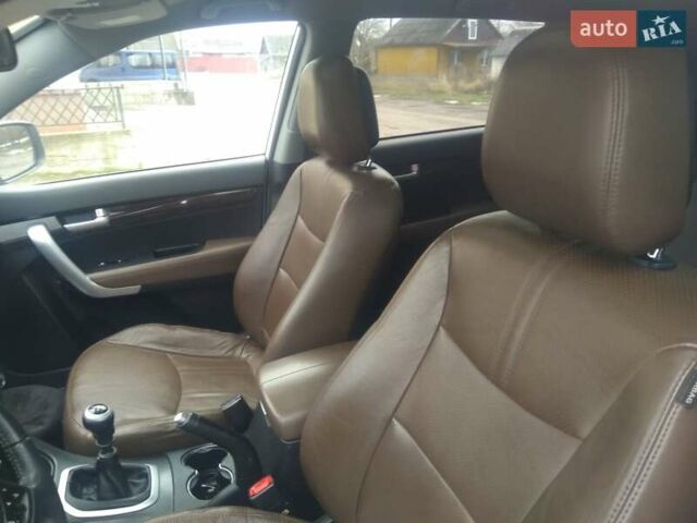 Белый Киа Соренто, объемом двигателя 2 л и пробегом 271 тыс. км за 12000 $, фото 8 на Automoto.ua