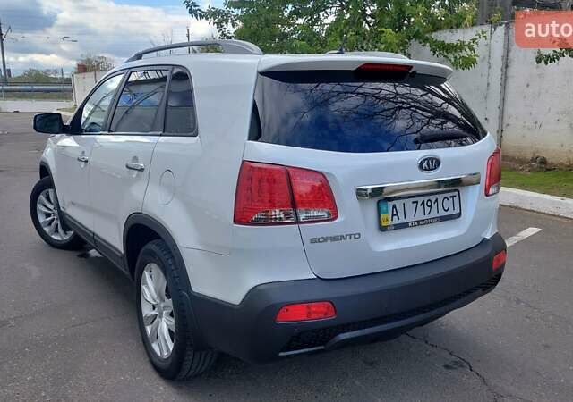 Белый Киа Соренто, объемом двигателя 2.4 л и пробегом 179 тыс. км за 12900 $, фото 8 на Automoto.ua