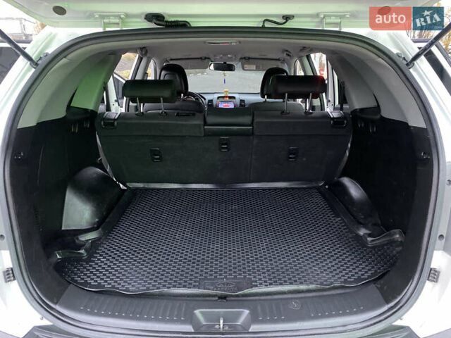 Белый Киа Соренто, объемом двигателя 2.2 л и пробегом 240 тыс. км за 10777 $, фото 28 на Automoto.ua