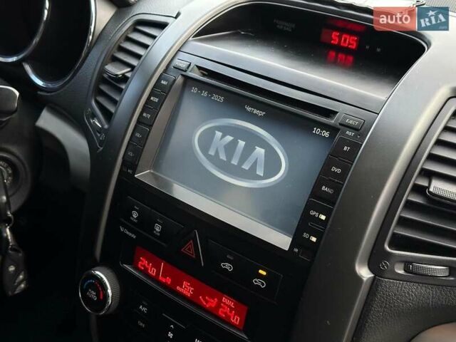 Киа Соренто 2011 в Одессе на Automoto.ua Белый Киа Соренто, объемом двигателя 2.2 л и пробегом 242 тыс. км за 14490 $, фото 27 на Automoto.ua