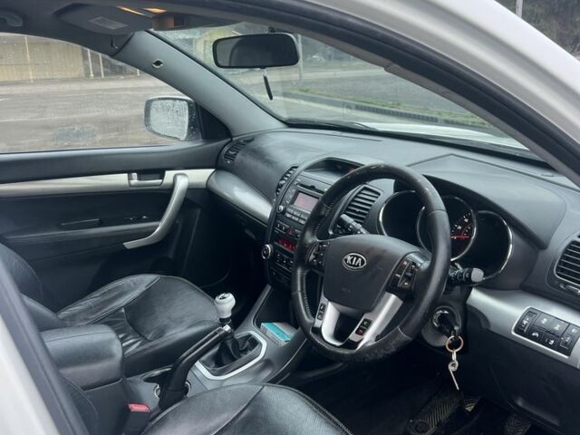 Білий Кіа Соренто, об'ємом двигуна 2.2 л та пробігом 170 тис. км за 4250 $, фото 12 на Automoto.ua