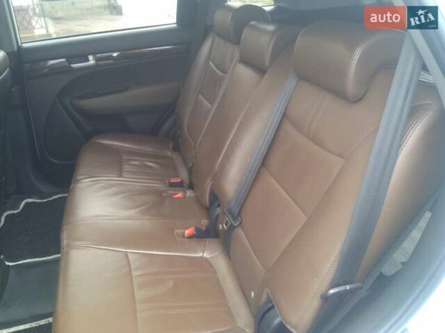 Белый Киа Соренто, объемом двигателя 2 л и пробегом 271 тыс. км за 12000 $, фото 14 на Automoto.ua