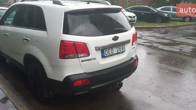 Белый Киа Соренто, объемом двигателя 2.2 л и пробегом 240 тыс. км за 6950 $, фото 7 на Automoto.ua