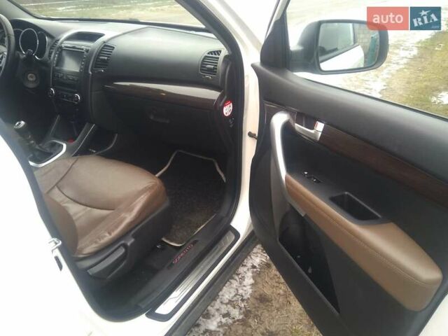 Белый Киа Соренто, объемом двигателя 2 л и пробегом 271 тыс. км за 12000 $, фото 15 на Automoto.ua