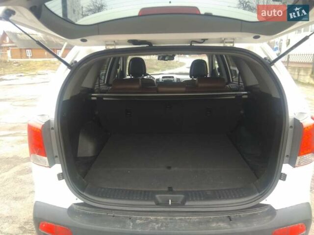 Белый Киа Соренто, объемом двигателя 2 л и пробегом 271 тыс. км за 12000 $, фото 7 на Automoto.ua