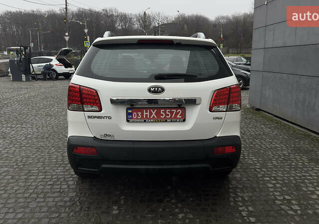 Білий Кіа Соренто, об'ємом двигуна 2.2 л та пробігом 225 тис. км за 14900 $, фото 3 на Automoto.ua