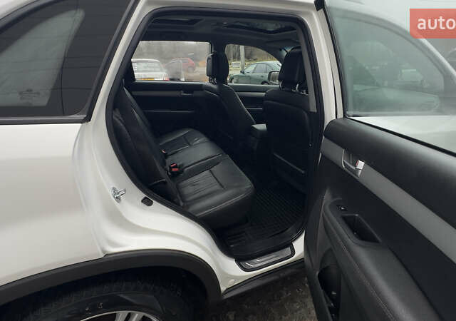 Білий Кіа Соренто, об'ємом двигуна 2.2 л та пробігом 225 тис. км за 14900 $, фото 22 на Automoto.ua