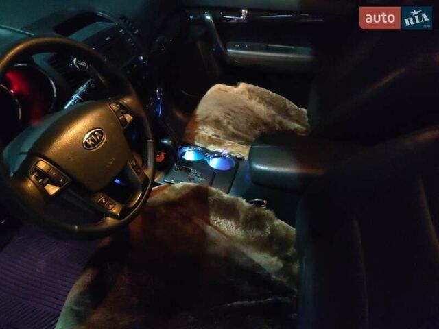 Білий Кіа Соренто, об'ємом двигуна 2.4 л та пробігом 140 тис. км за 12500 $, фото 12 на Automoto.ua