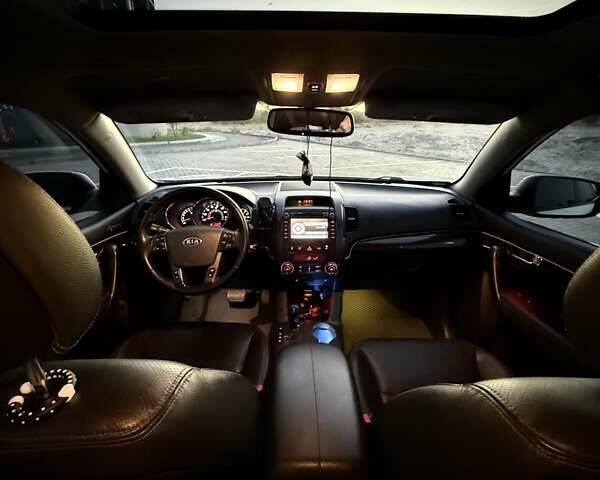 Белый Киа Соренто, объемом двигателя 2.36 л и пробегом 278 тыс. км за 10300 $, фото 8 на Automoto.ua