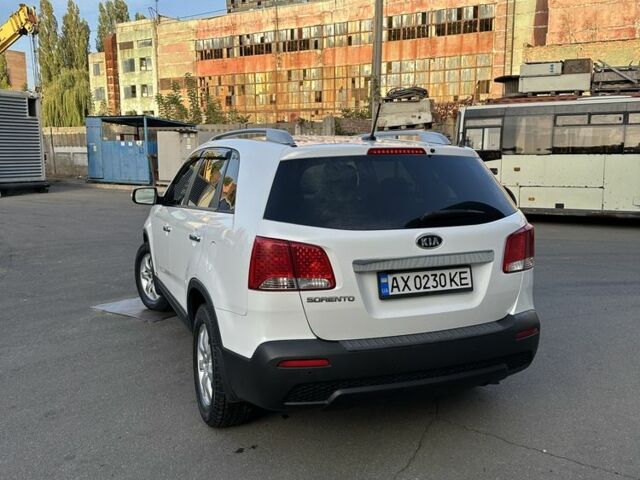 Белый Киа Соренто, объемом двигателя 2.4 л и пробегом 200 тыс. км за 10900 $, фото 3 на Automoto.ua