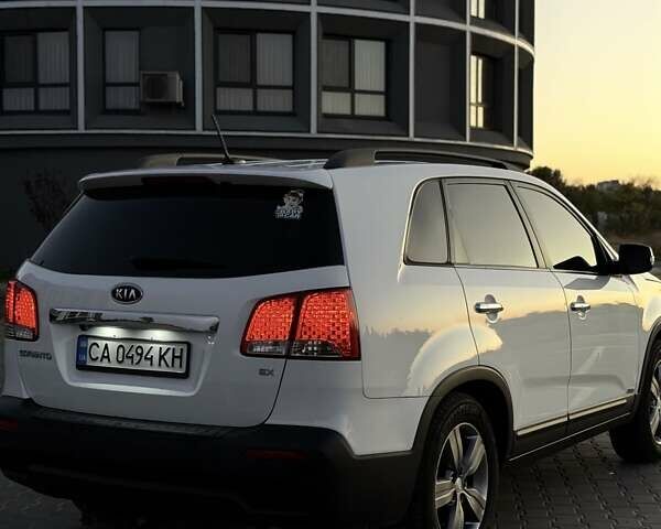 Белый Киа Соренто, объемом двигателя 2.36 л и пробегом 278 тыс. км за 10300 $, фото 5 на Automoto.ua