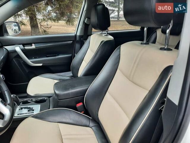 Белый Киа Соренто, объемом двигателя 2.2 л и пробегом 218 тыс. км за 14300 $, фото 44 на Automoto.ua